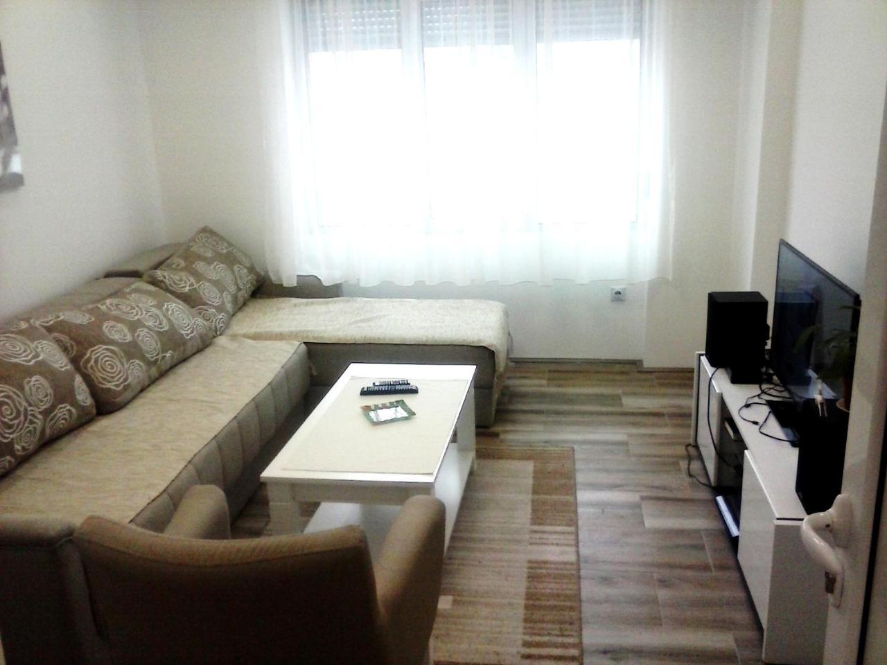 Apartman Veljic Ni Екстериор снимка