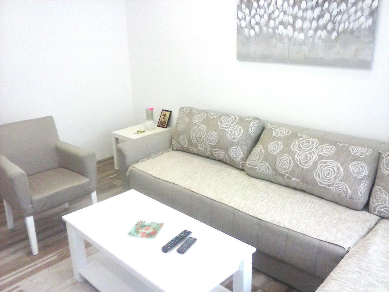Apartman Veljic Ni Екстериор снимка
